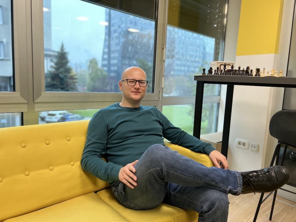 The tershouse community consists of a large number of developers, and many of them are self-taught, like Asmir. Everyone's experiences are different; some claim that you can learn to program without the background provided by formal education, while others claim that the main basics are acquired there. Community Manager Ivona Narančić interviewed Asmir for the blog.